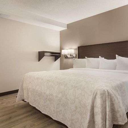 Red Roof Inn Plus & Suites Erie Dış mekan fotoğraf