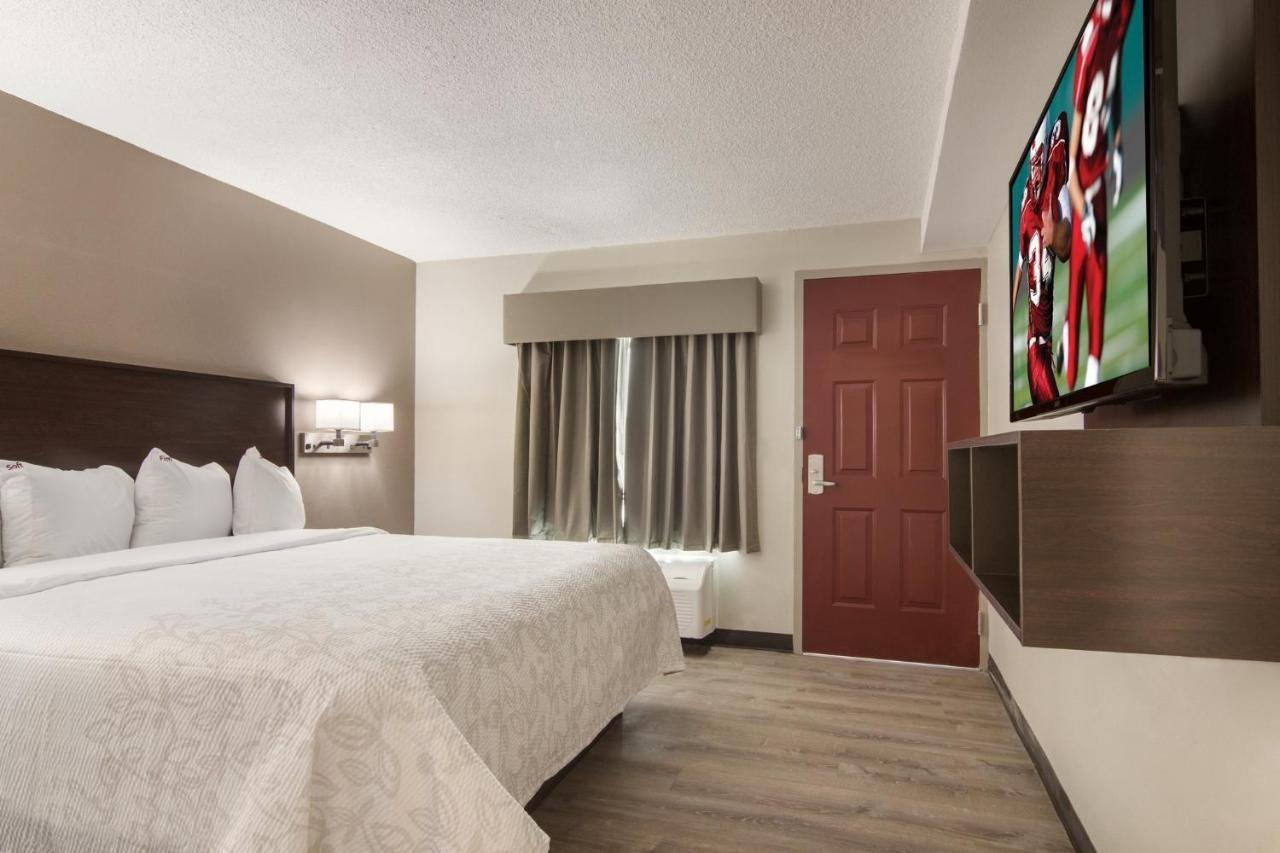 Red Roof Inn Plus & Suites Erie Dış mekan fotoğraf