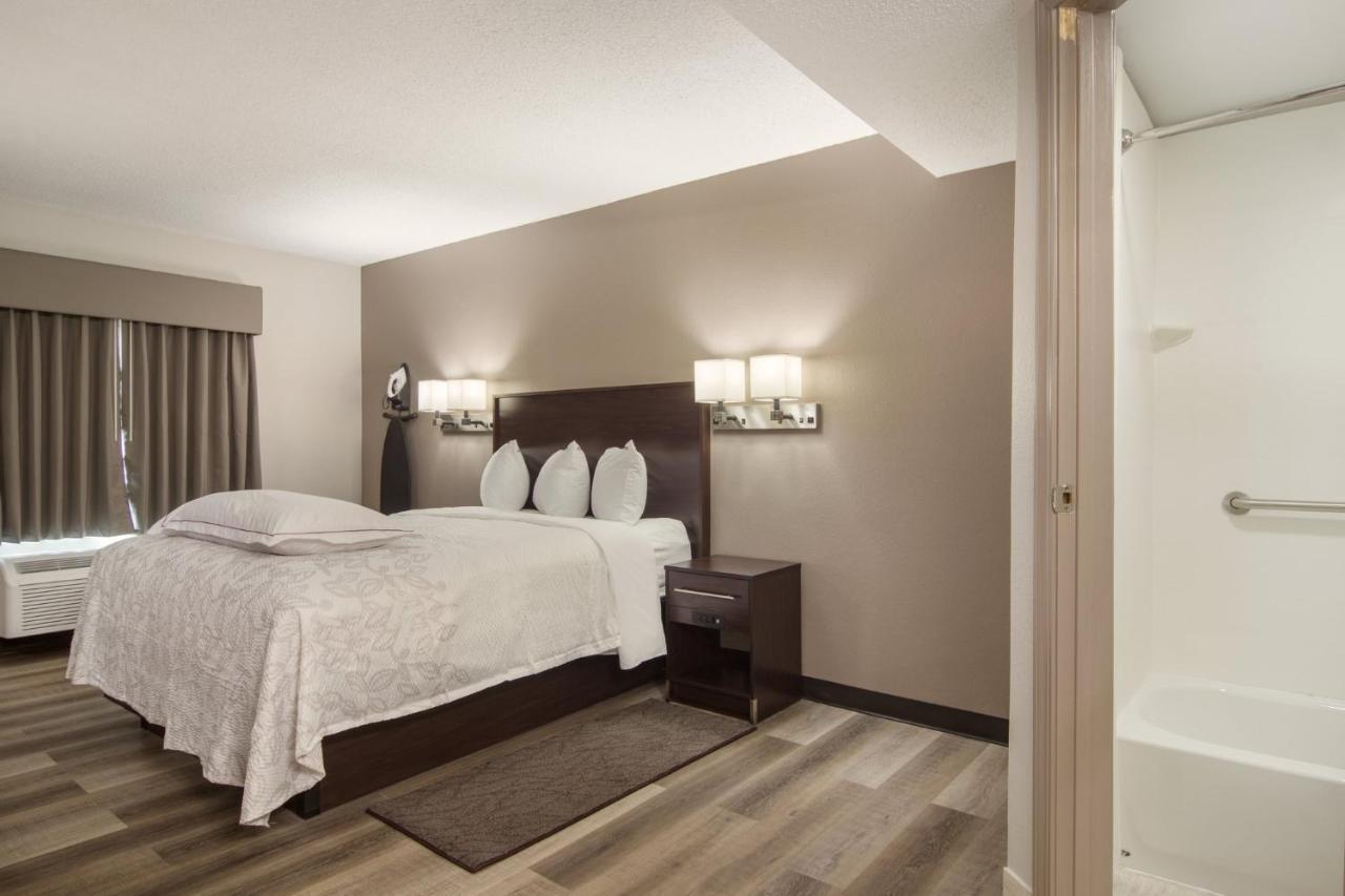 Red Roof Inn Plus & Suites Erie Dış mekan fotoğraf
