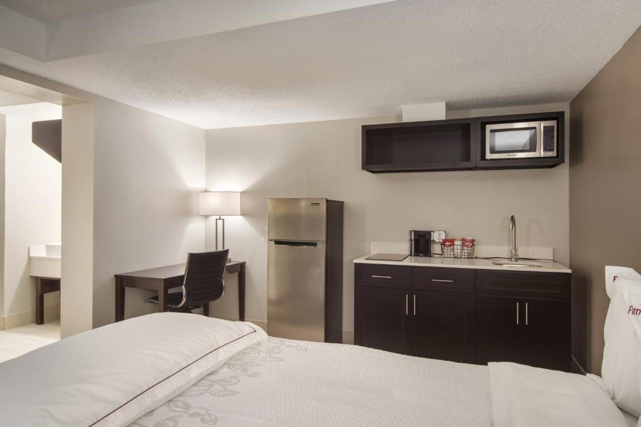 Red Roof Inn Plus & Suites Erie Dış mekan fotoğraf