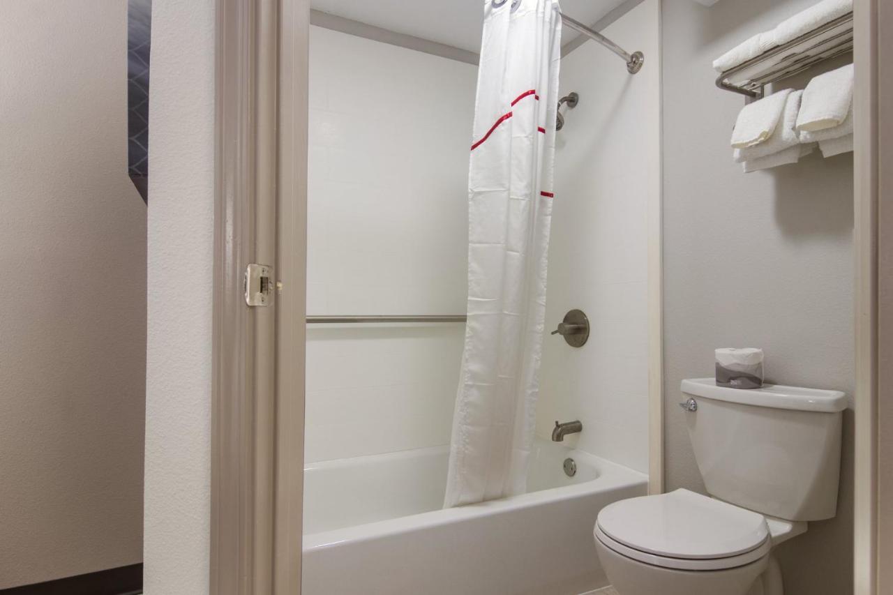 Red Roof Inn Plus & Suites Erie Dış mekan fotoğraf