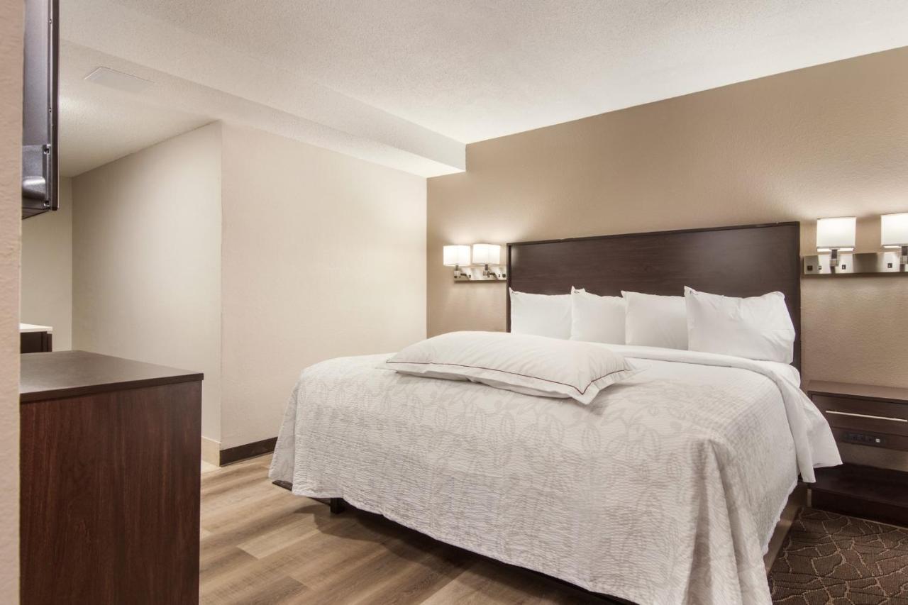Red Roof Inn Plus & Suites Erie Dış mekan fotoğraf